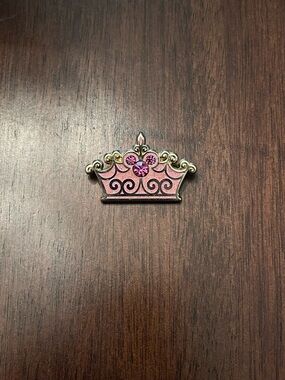 2007 Disney Official Pin Trading PINK Hidden Mickey Princess Crown